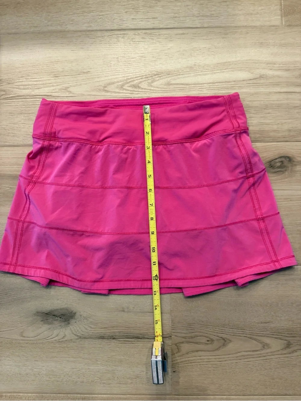 Lululemon size 6 skirt